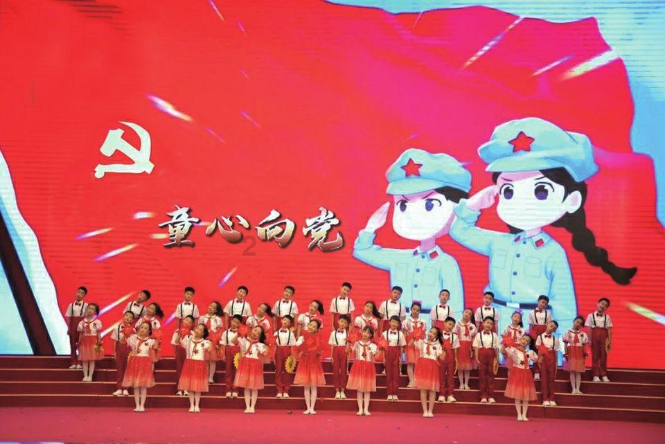 大型警车找轮胎